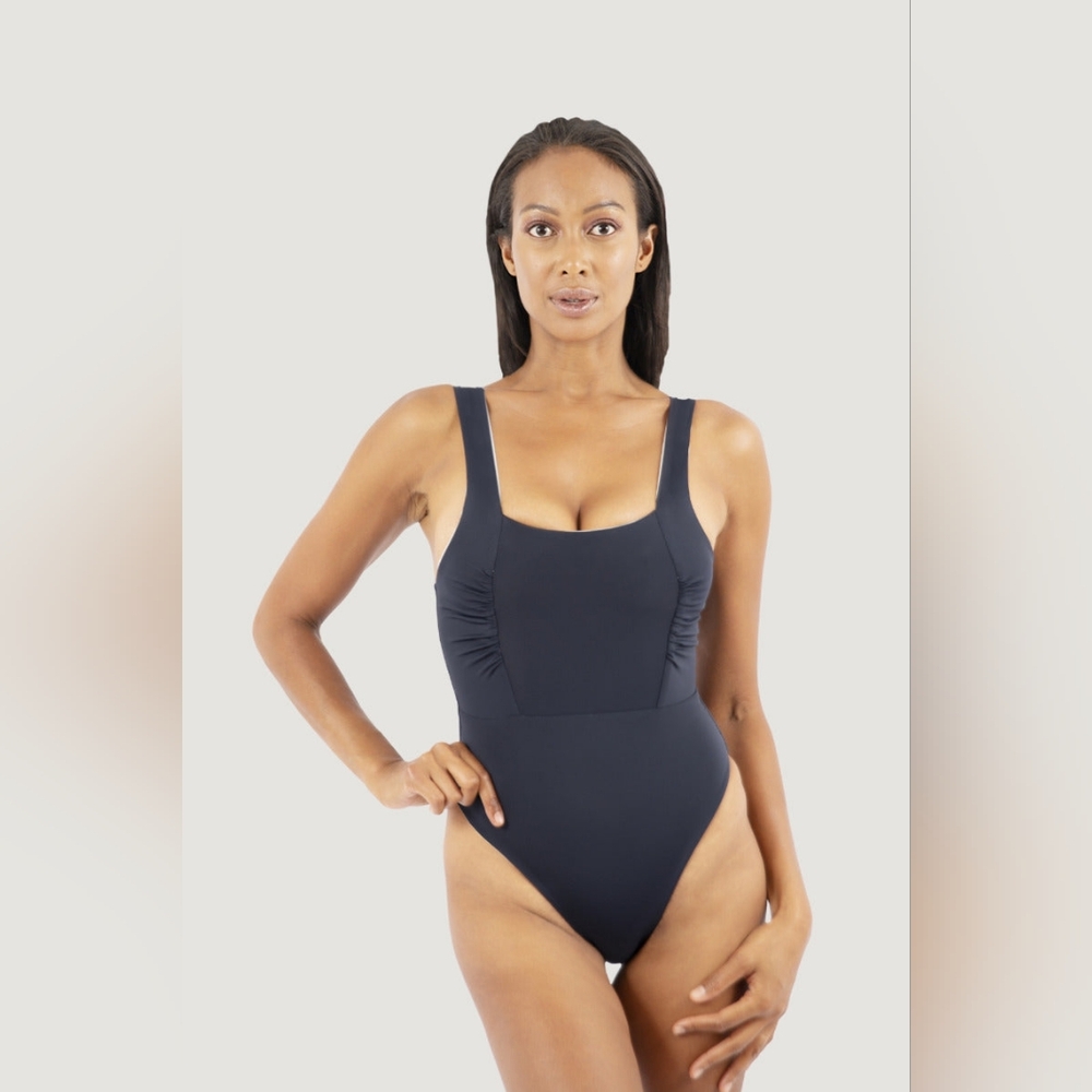 1 People Women's Saint Tropez Swimsuit Size M in Pebble $99 NWT